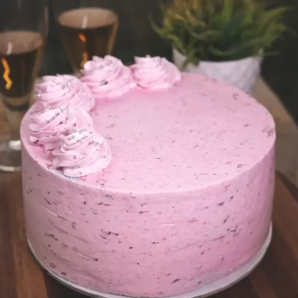 vegan strawberry cake